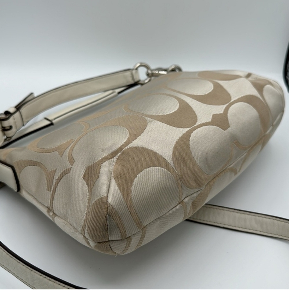 Coach Cream Shoulder Bag - Picture 6 of 12